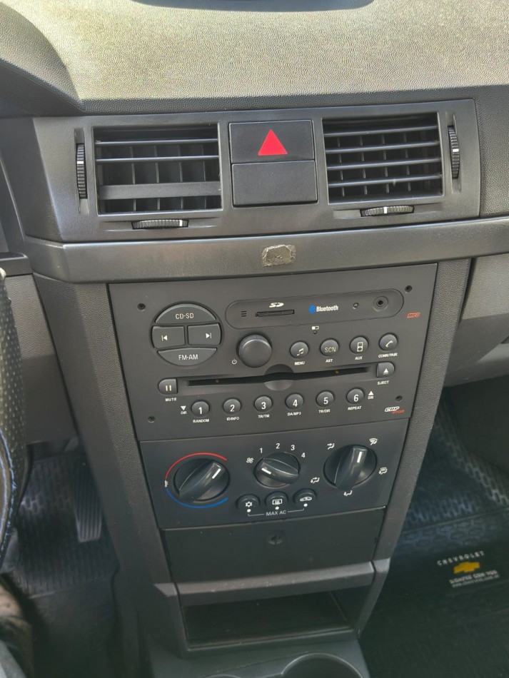 VENDO MERIVA 2011 C/ GNC 
