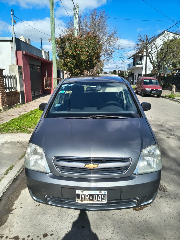 VENDO MERIVA 2011 C/ GNC 