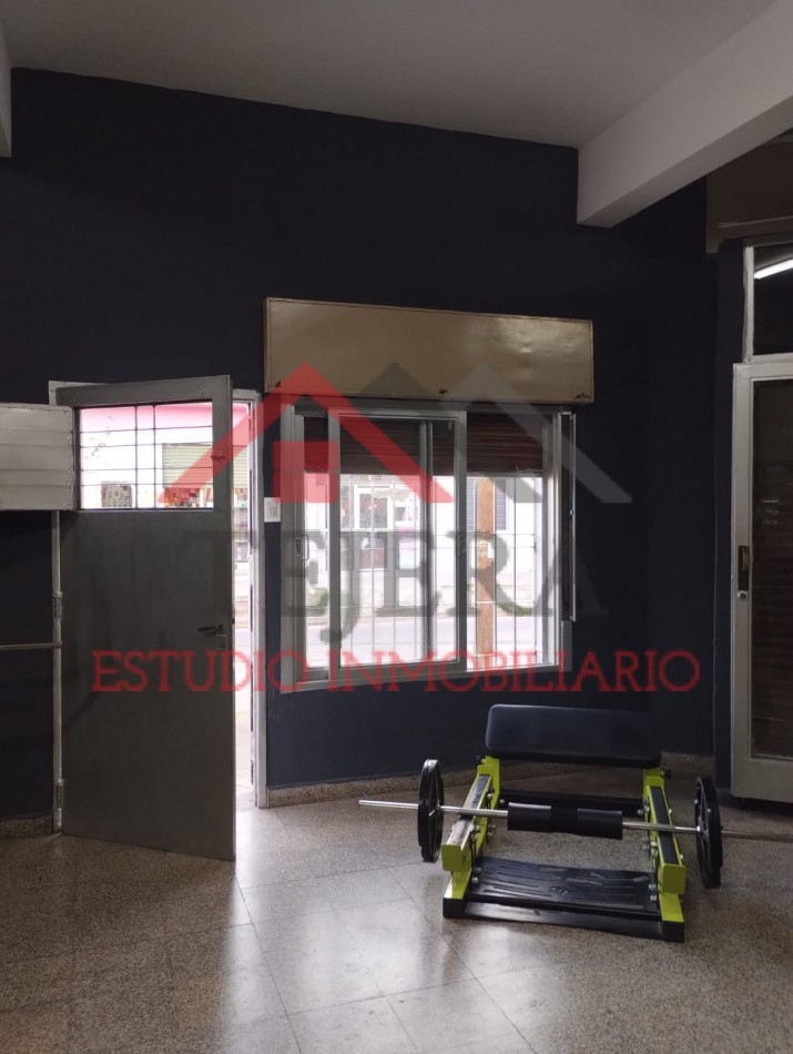 VENTA EN BLOCK LOCALES COMERCIALES- DEPTOS