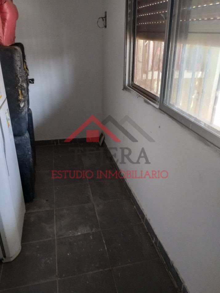 VENTA CASA Y DEPTO
